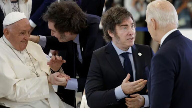 Las fotos de Milei saludando al Papa Francisco y a Joe Biden en la cumbre del G7