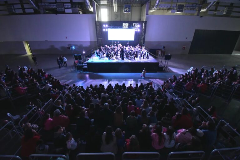 Fantasía Musical deleitó a grandes y chicos en el Superdomo