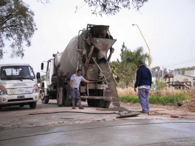 Corte de calle céntrica por arreglo de bacheo