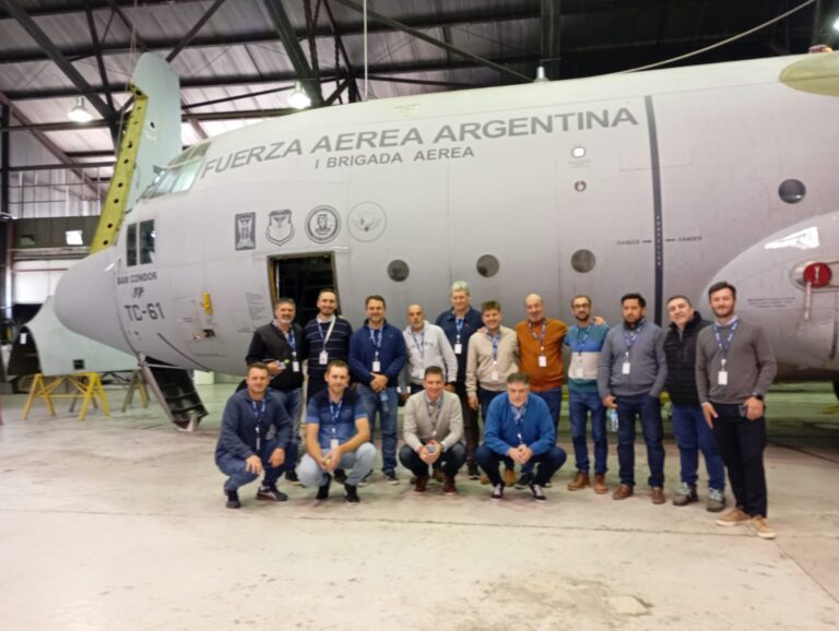 Municipio e industriales sanfrancisqueños visitaron la Fábrica Argentina de Aviones