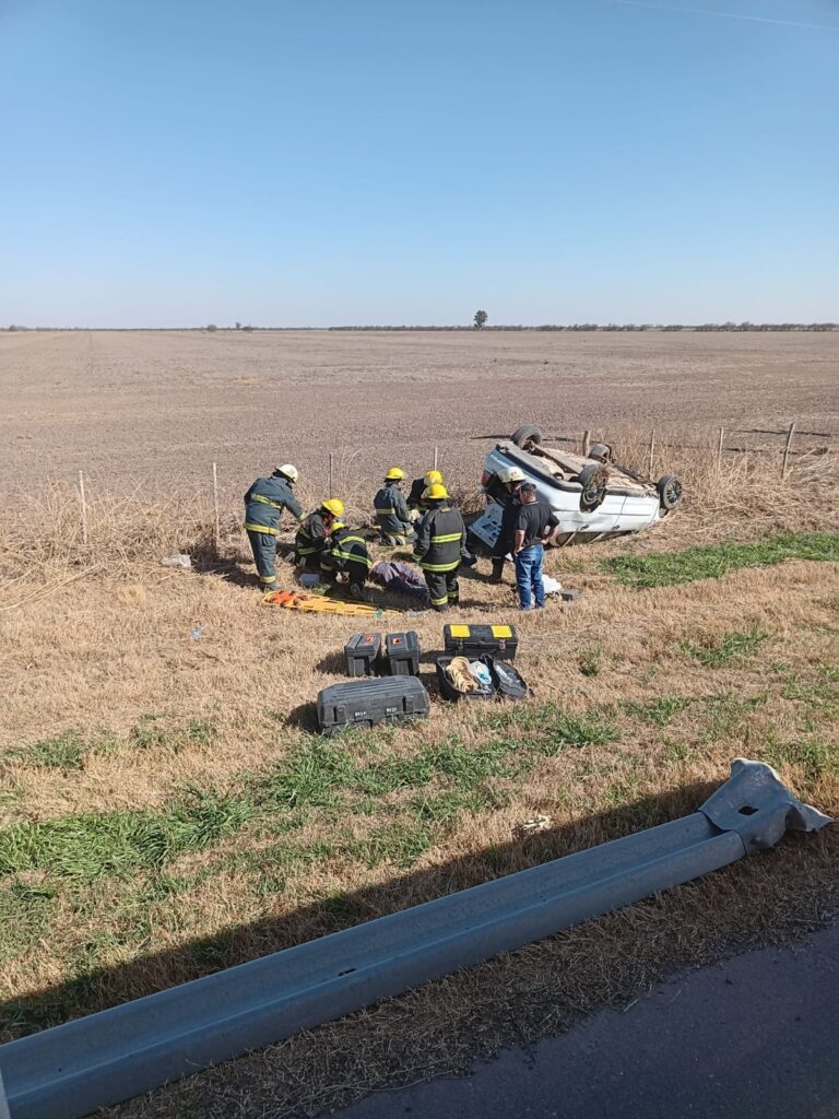 Accidente en la autovía 19 dejó dos internados en el hospital Iturraspe