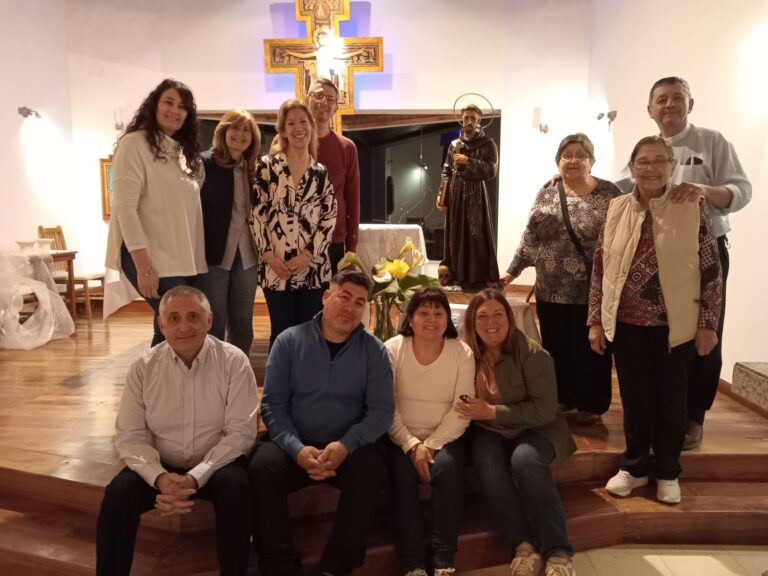 La imagen de San Francisco de Asís llegó a la Iglesia Divino Niño