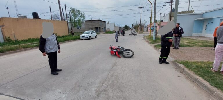 Grave accidente de tránsito dejó a un joven lesionado