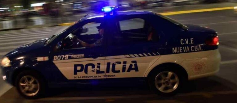 Agentes policiales brindaron primeros auxilios a otra bebé ahogada