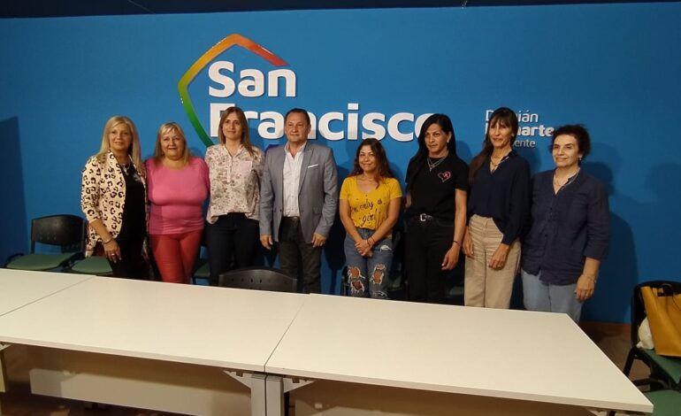  Octubre rosa: La municipalidad se suma a la lucha contra el cancer de mama