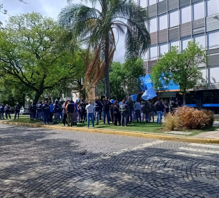 Municipales protestaron en rechazo de la nueva propuesta