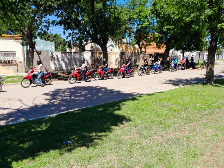 Clínica de conducción segura de motos en Frontera
