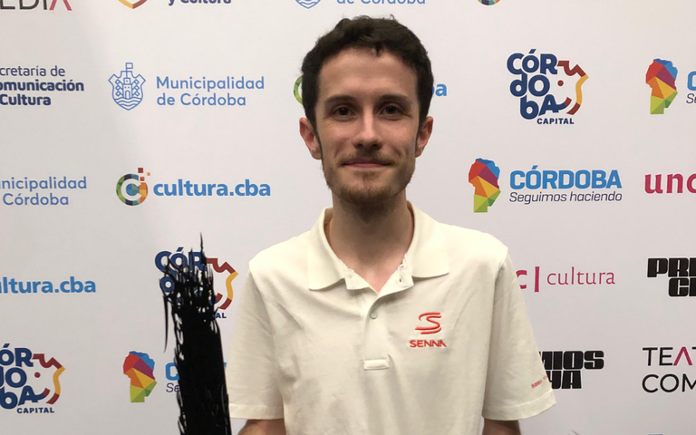 Andrés Tamagnini ganó el premio al videoclip del año por «Nivel 8» con I Griega