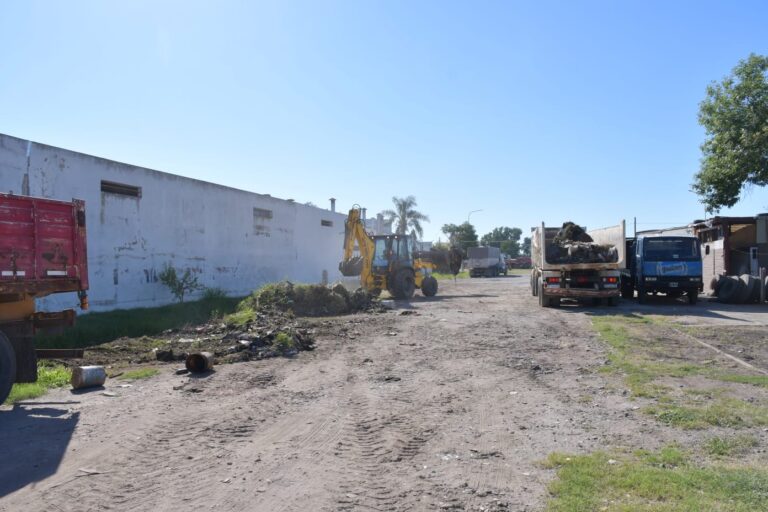 Se realizan obras en canales pluviales del noroeste de la ciudad