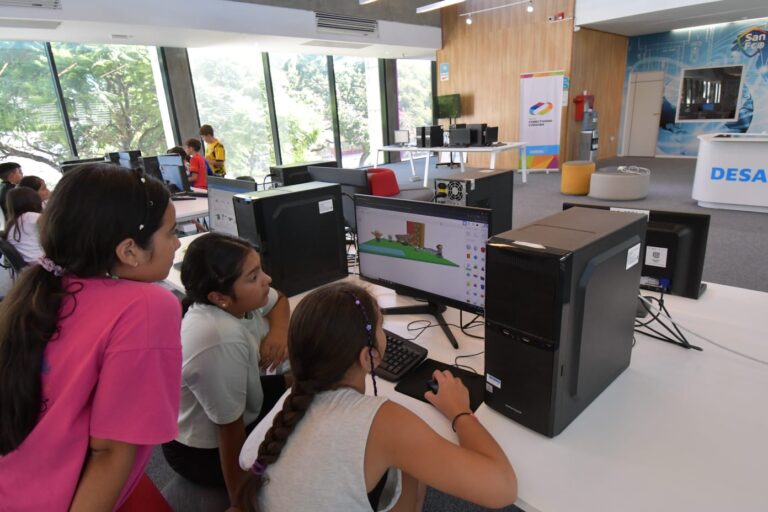 Arrancó la Escuela Tecnológica de Verano en la Tecnoteca