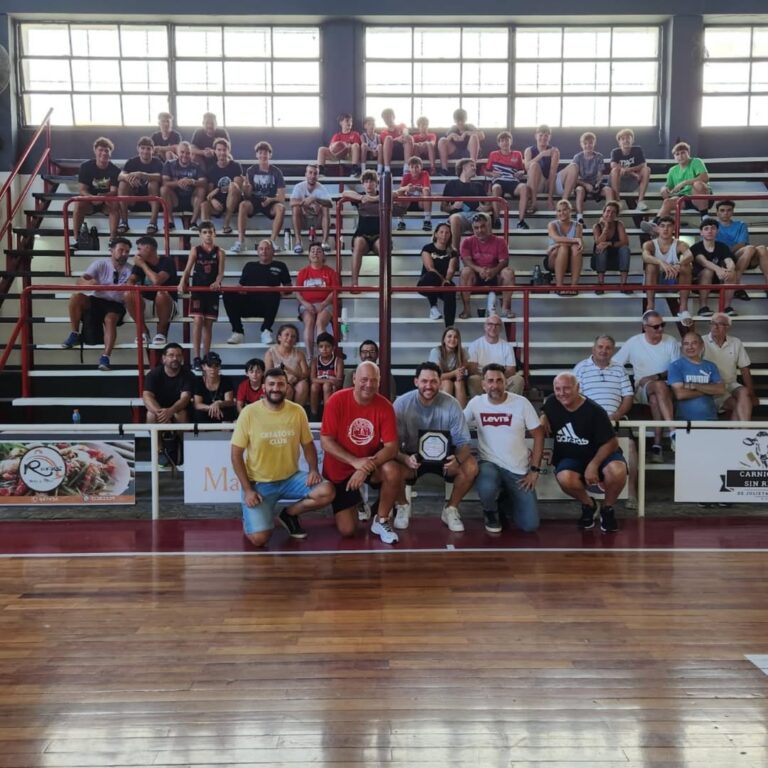 Un referente del básquet internacional brindó una charla en El Tala