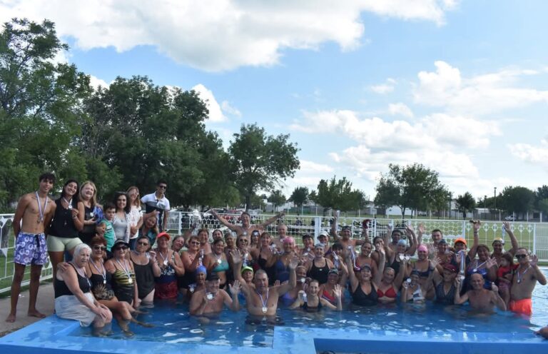 El Taller Municipal de Natación y Recreación en Frontera tuvo su cierre
