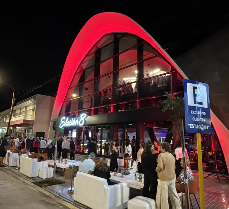 Se inauguró Estacion 8