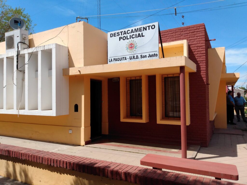 Policia La Paquita 1024x768