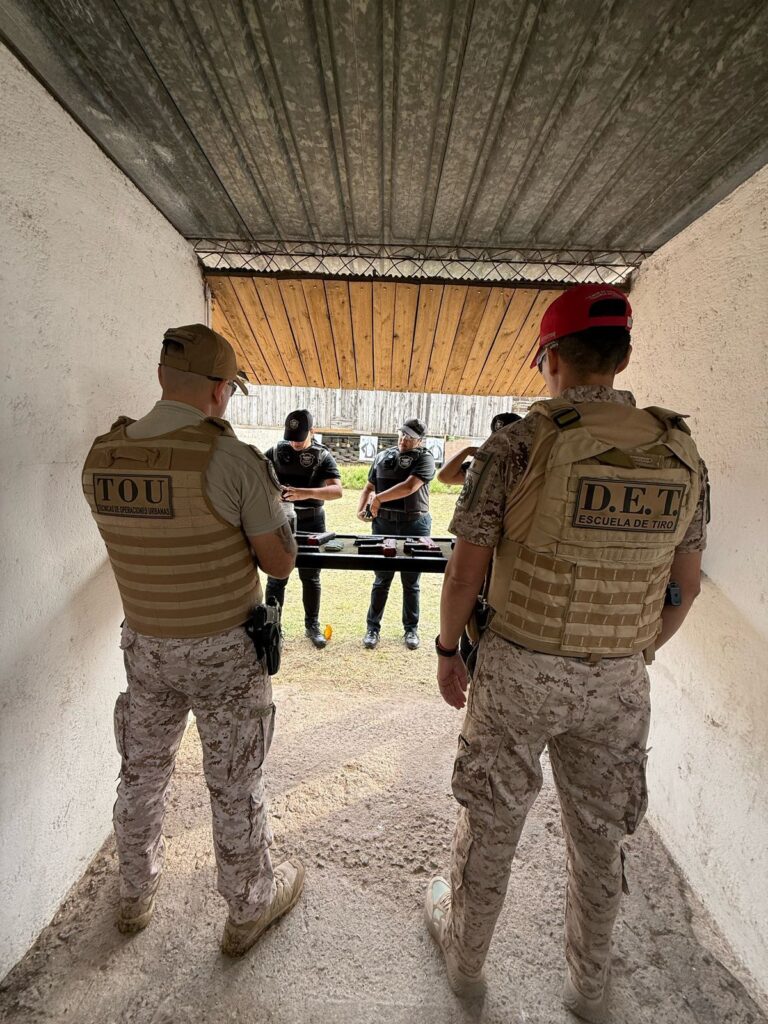 La Guardia Local se capacitó en el uso de armas menos letales
