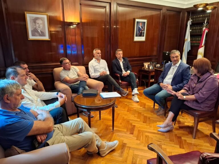 Junto a intendentes, Bernarte se reunió con autoridades para gestionar mejoras en la Ruta 158