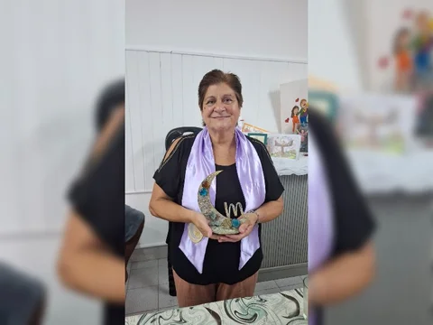 Stella Maris González fue distinguida con la Luna de la Mujer por su labor solidaria