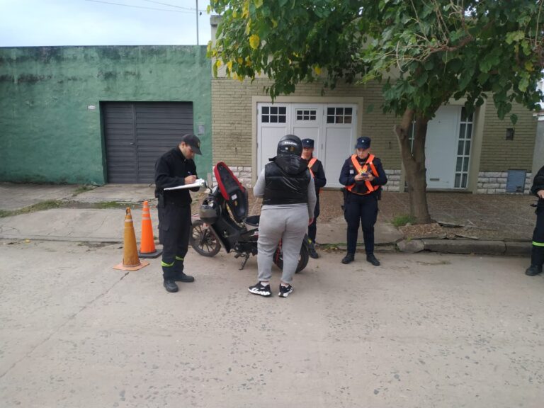 Controles vehiculares: se retuvieron tres autos y 16 motos durante esta semana