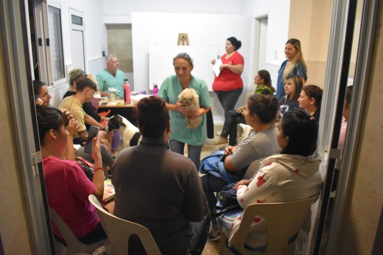Comenzó el Taller de Peluquería Canina en Frontera