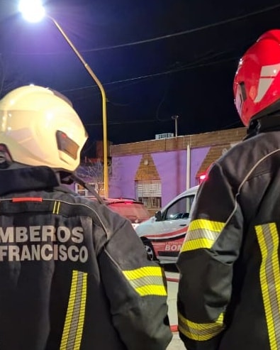 Bomberos incendio patio