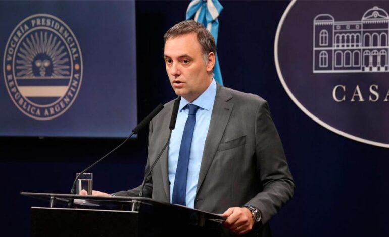 El Gobierno anunció que eliminará el asueto por el Día del Trabajador del Estado