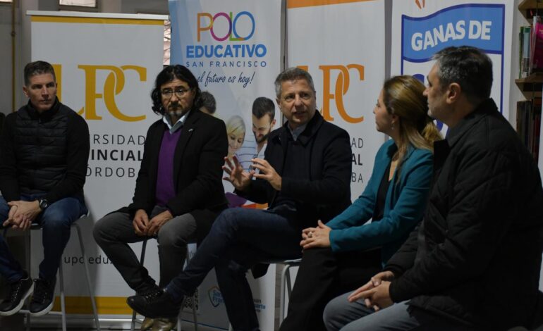Municipio y UPC entregaron 10 kits destinados a las prácticas del Trayecto de Robótica Industrial