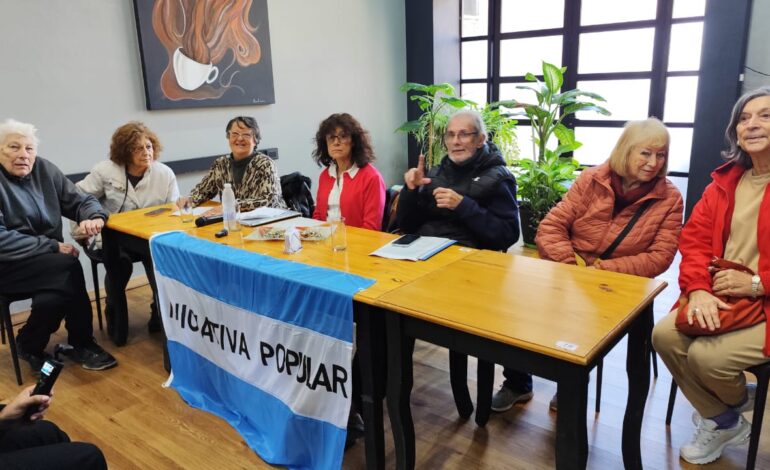 Iniciatuva Popular de Jubilados: continúa la recolección de firmas