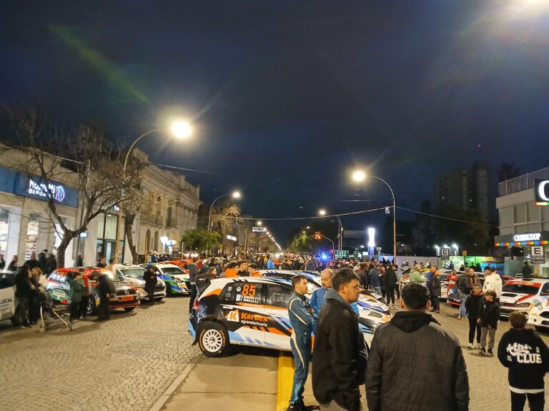 Con gran marco de público, San Francisco puso en marcha una nueva edición del Rally Cordobés