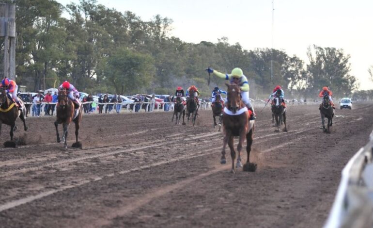 El turf se vive este domingo en San Francisco con un programa mixto y grandes promesas