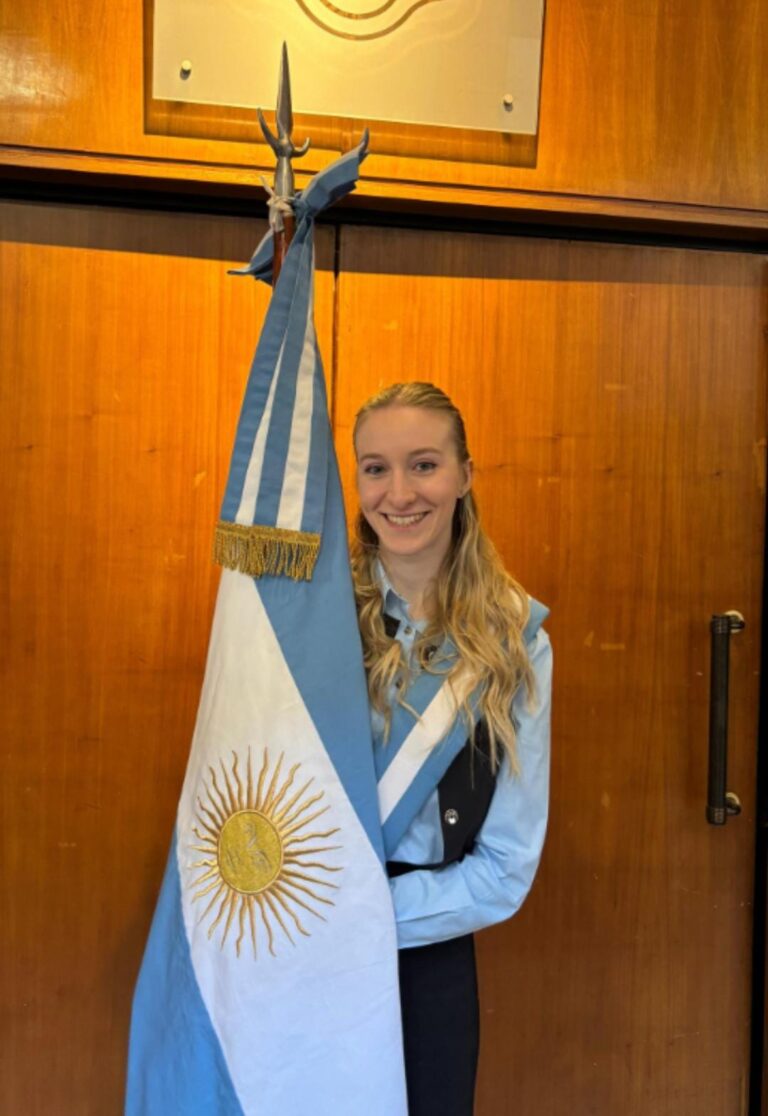 Sanfrancisqueña fue designada como abanderada de Medicina en la UNC