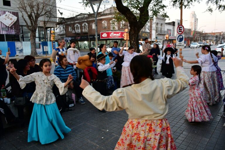 La Semana del Folklore culminará con un festival en el Gigante de Bomberos