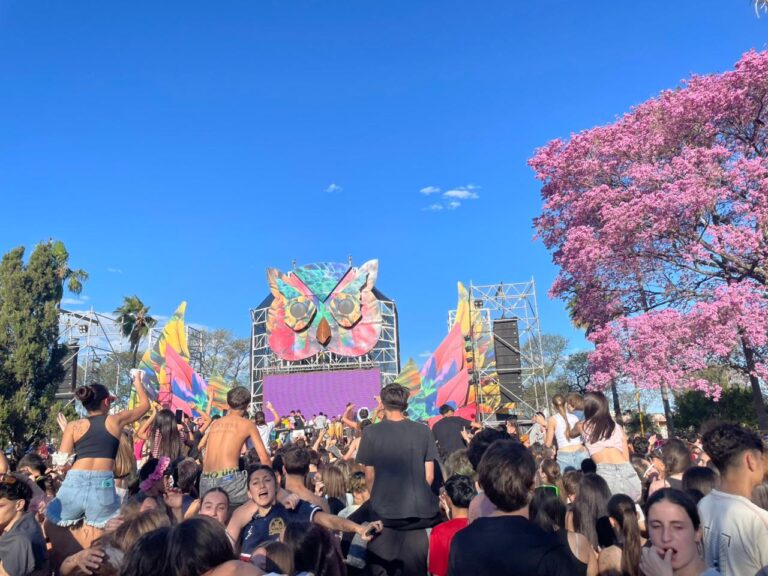 La Estudiantina 2025 celebra su segunda jornada en Plaza Vélez Sarsfield