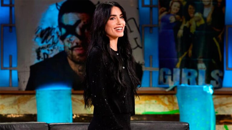 Viralizaron las fotos de la despedida de soltera que le hicieron a Lali en Miami: cotillón y bebidas a bordo de un yate