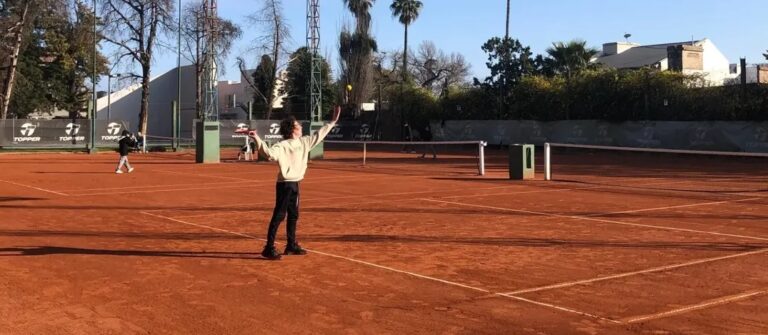 Sport Automóvil Club organiza un torneo de tenis con dobles mixtos y damas