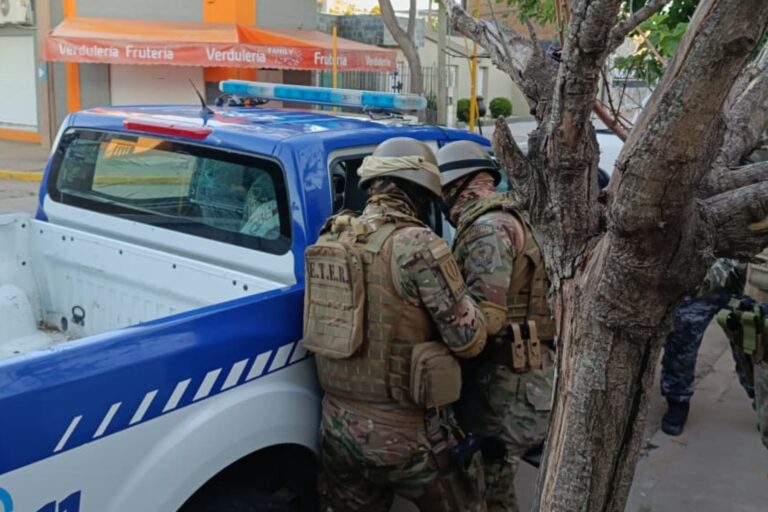 Detuvieron en San Francisco a un hombre acusado de distribuir material pornográfico infantil