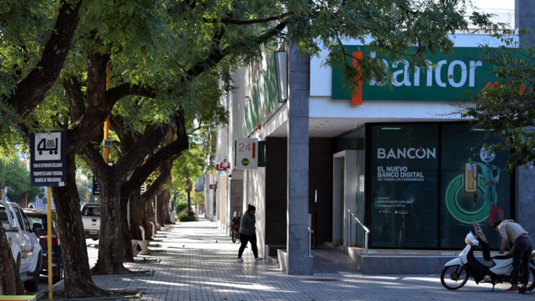 Los bancos no atenderán al público este jueves por el Día del Bancario