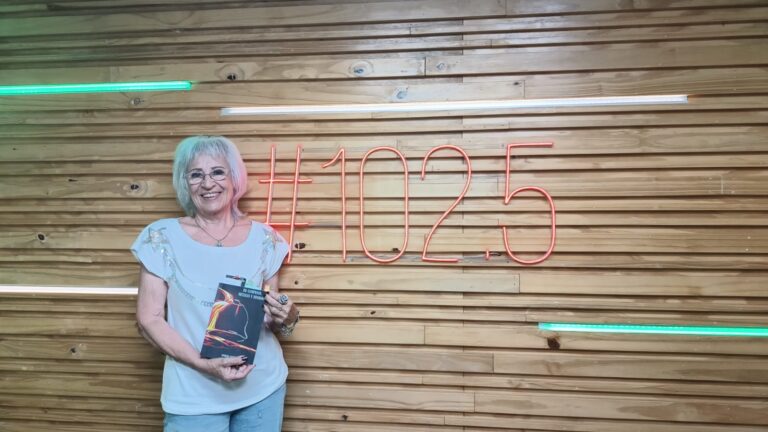 Norma Lencina presentó su libro «De campanas, metales y sonidos»