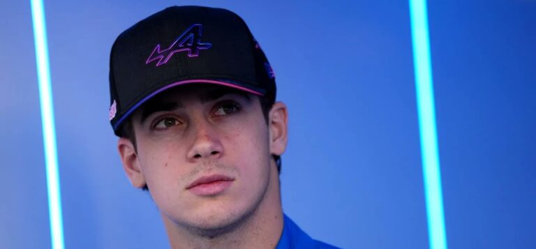 Colapinto completó una carrera difícil en Las Vegas, en medio de un caos de McLaren