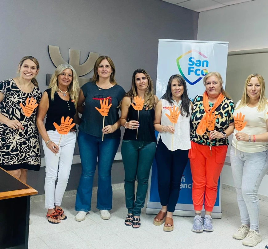 Cierre de Actividad – 16 Días de ActivismoDiplomatura Universitaria en Acompañantes Comunitaria (1)