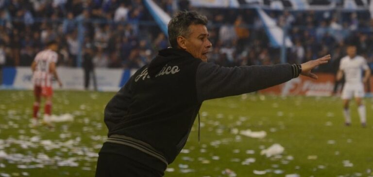 Iván Juárez continuará como entrenador de Atlético de Rafaela para 2026