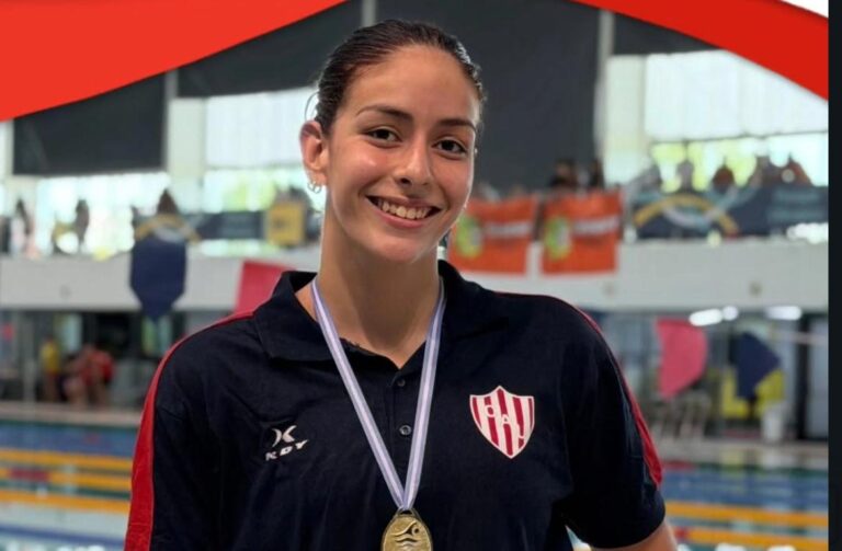 Malena Santillán sumó dos medallas en el Campeonato Argentino Absoluto de Natación