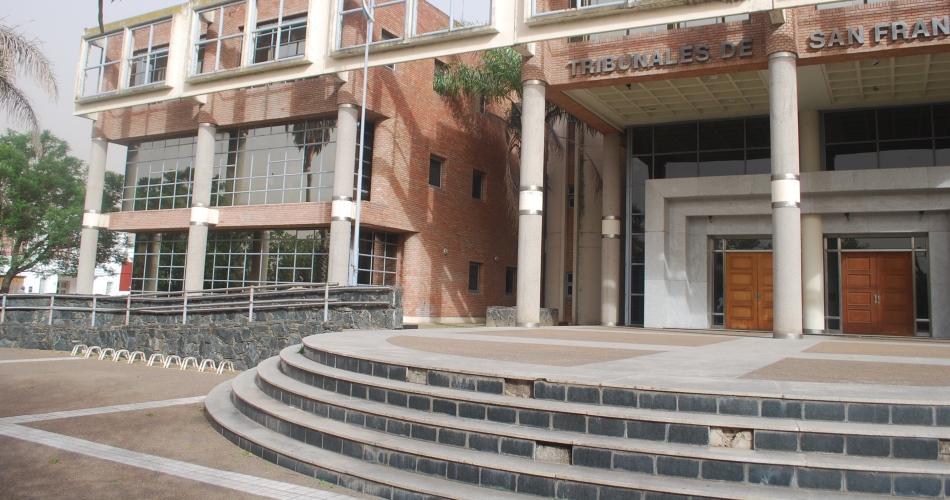 Tribunales
