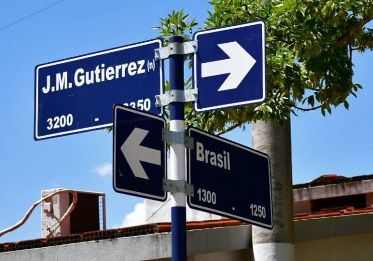 Modificarán el sentido de circulación en dos calles de barrio Cottolengo