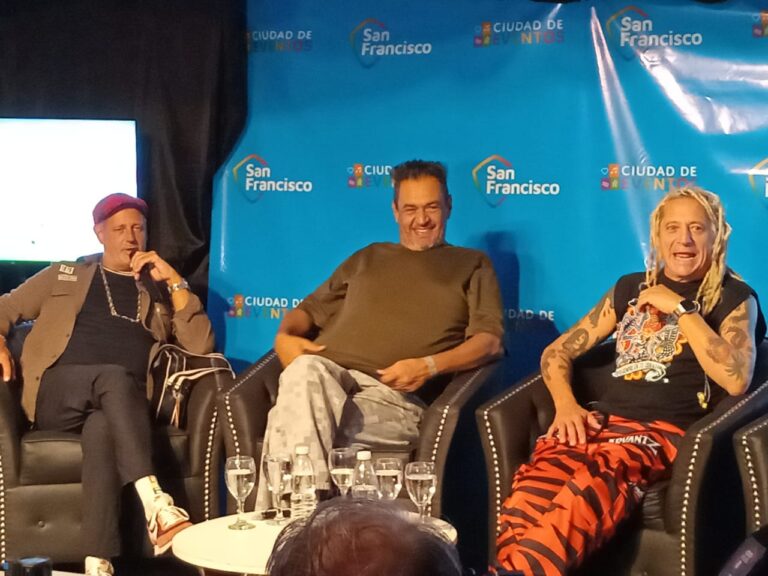 Los Auténticos Decadentes cerraron la primera gran noche del Festival de la Buena Mesa 2026
