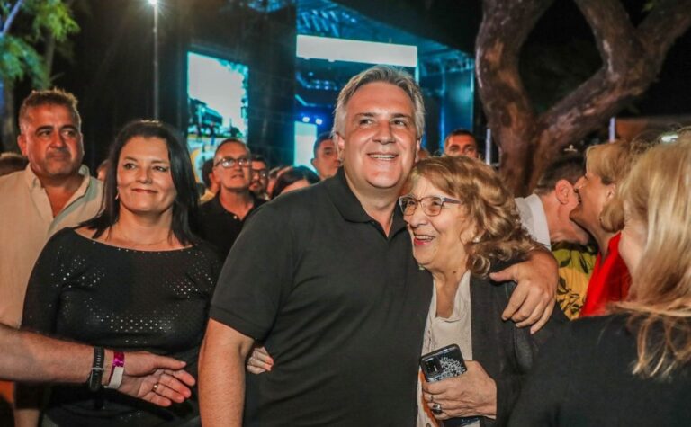 Llaryora participó del cierre del Festival del Humor la Buena Mesa y la Canción en San Francisco 2026