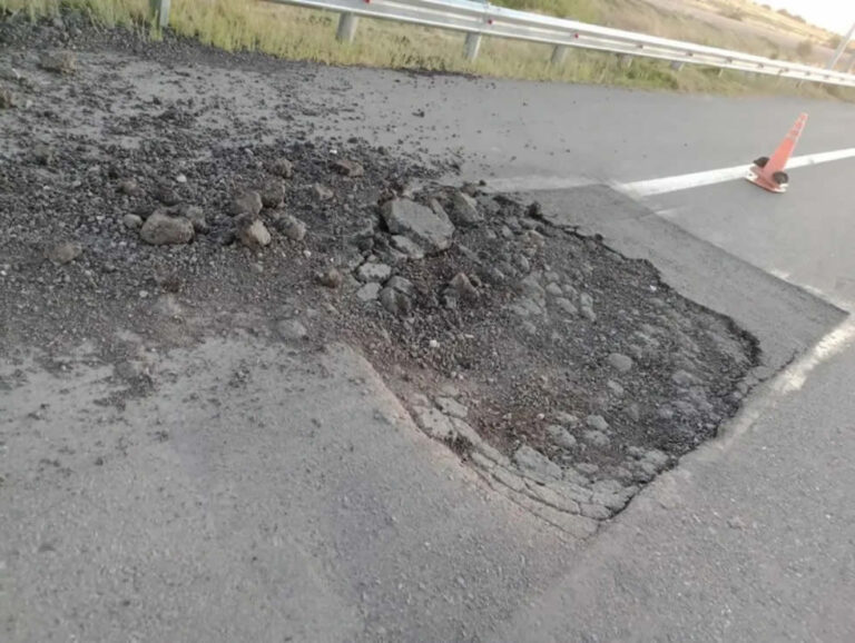 Autopista-Ruta Nacional 19: alertan por baches y deterioro en tramos ya habilitados