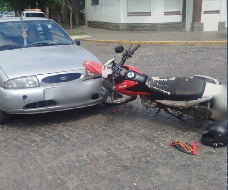 Choque en pleno centro: una mujer resultó herida