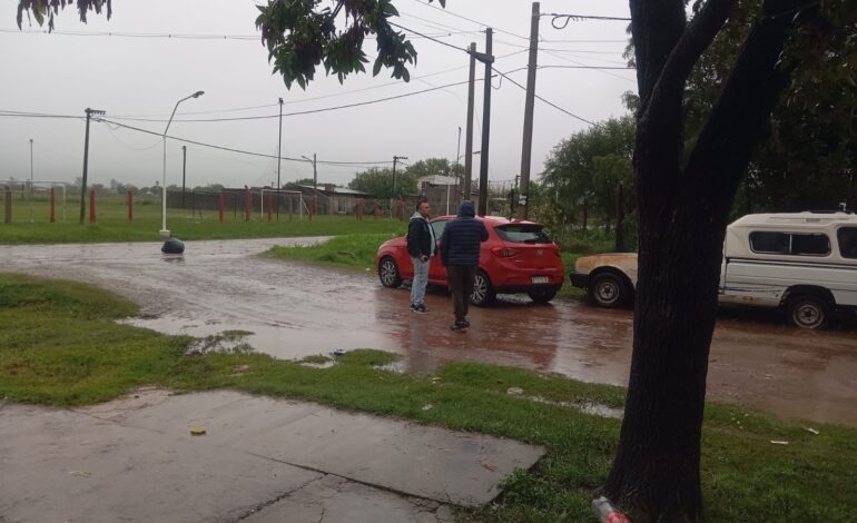 Delincuentes armados robaron millonaria suma de dinero en domicilio céntrico