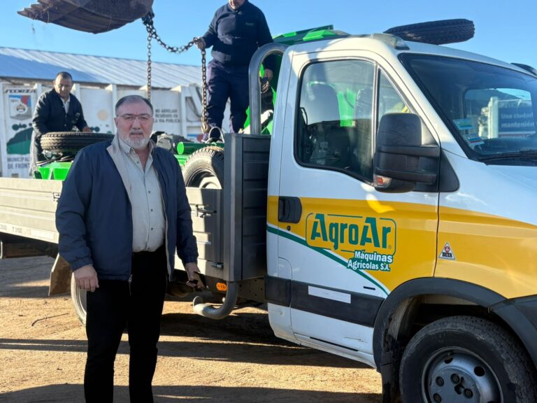 El municipio de Frontera adquirió una nueva desmalezadora