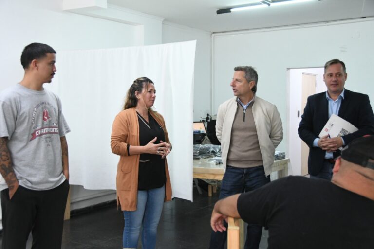 Bernarte recorrió el Taller Sentidos y destacó el proyecto de inclusión laboral